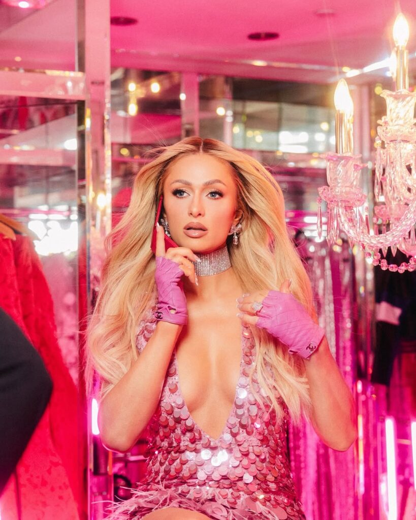 Paris hilton x motorola razr 2025 edition